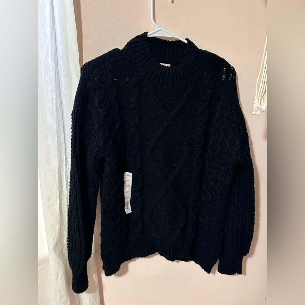 BRAND NEW WITH TAGS Chunky knit black sweater from Kohl’s in an xs